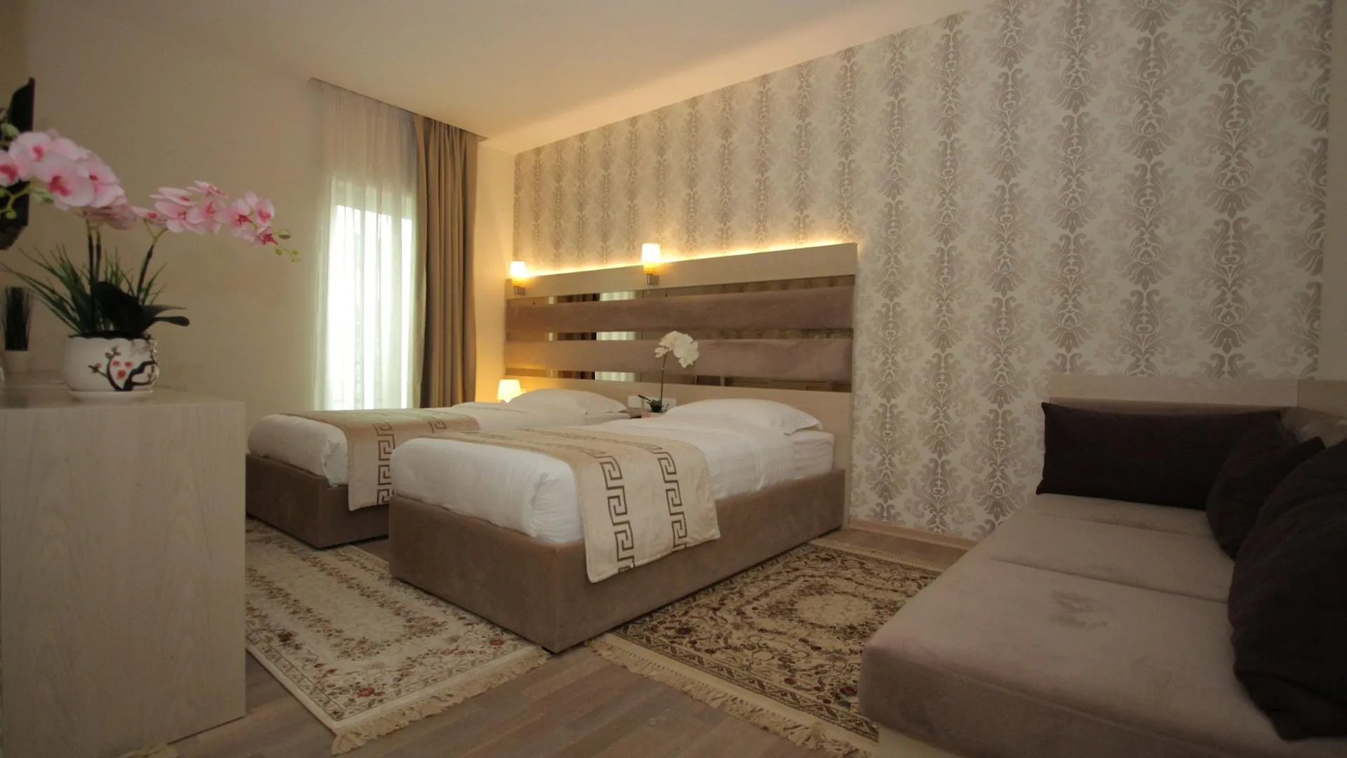 Capital Tirana Hotel Bruci 3*,